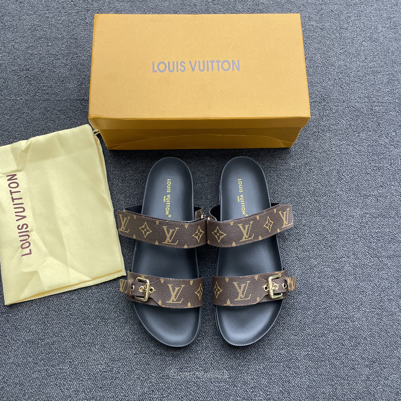 Louis Vuitton Bom Dia Flat Mule Sandals (10) - newkick.app